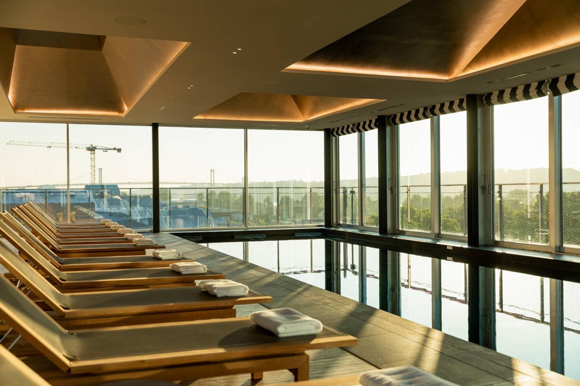 Renaissance Bordeaux Hotel Екстериор снимка